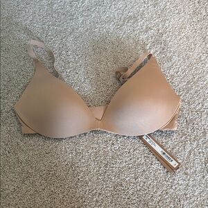 SKIMS Smooth Nude Contour Bra in Beige